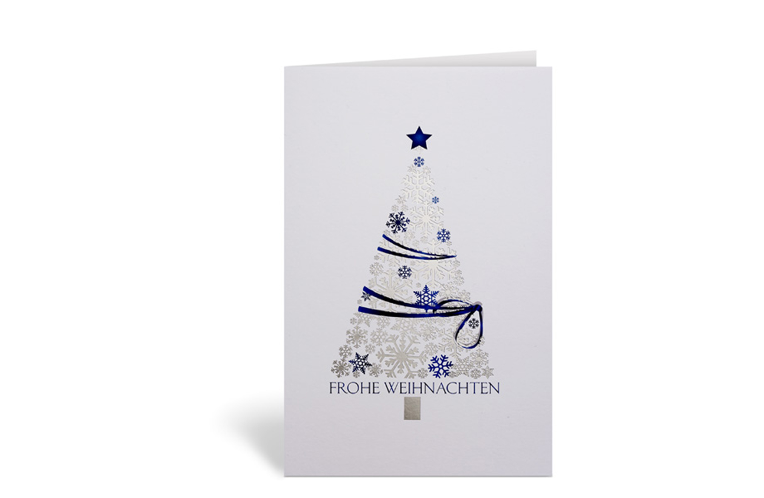 Weiße Weihnachtskarte mit einem Christbaum aus silbernen Schneeflocken und einer blauen Girlande, mit dem Text: Frohe Weihnachten