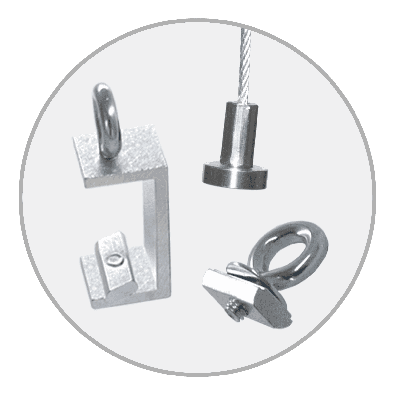 Easyframe Detail Hänger Detailansicht des Produkts 'Easyframe Detail Hänger' von ENTDECKER, bestehend aus einem Metallhaken, einer Schraube und einem Drahtseil.