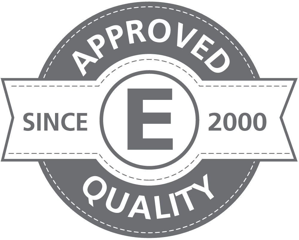 Approved Siegel mit dem Text 'APPROVED QUALITY' und dem Jahr '2000' in der Mitte des Buchstabens 'E'.