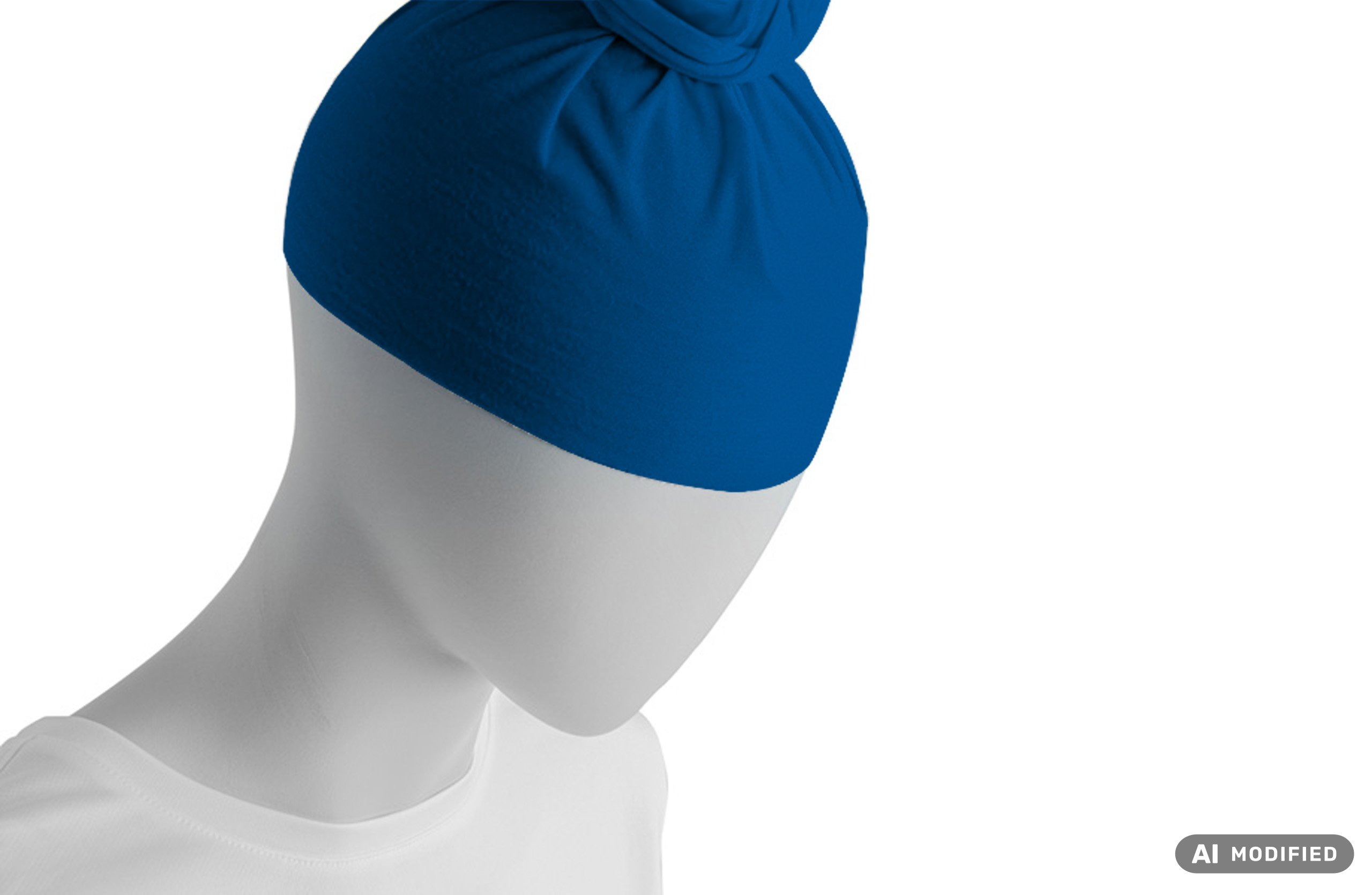 Weiße Schaufensterpuppe mit blauem Multifunktionstuch als Mütze.