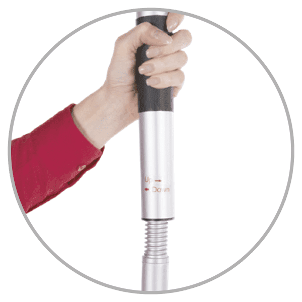 Easy 360 Detail Mast Weiß Messestand Easy360 Oval Large in blauer Farbe mit dem Logo von ENTDECKER und der Aufschrift 'EASY360® OVAL'.