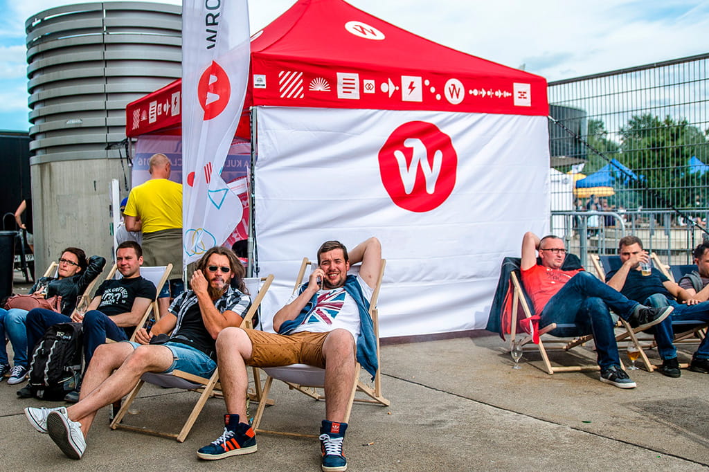 Slider WM 2026 Liegestuhl Faltzelt