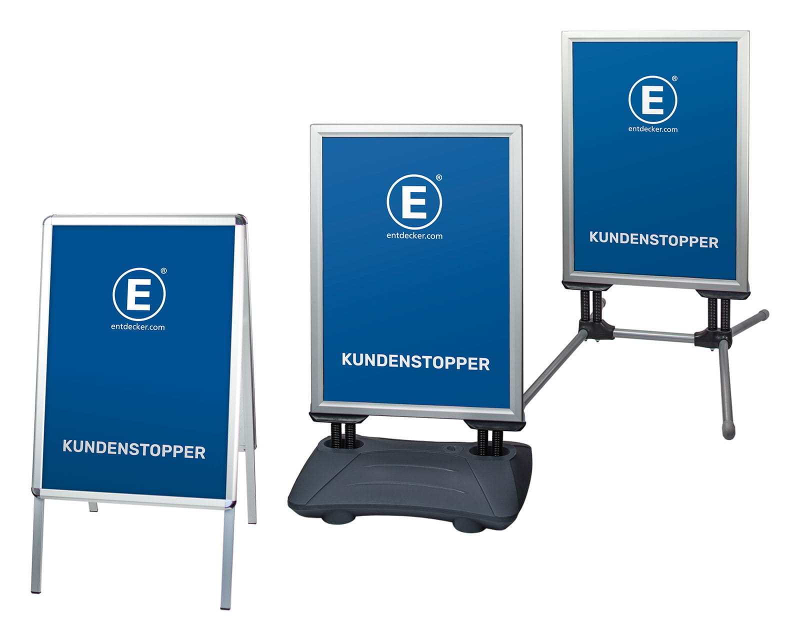 Zur Kategorie "Kundenstopper" Drei verschiedene Kundenstopper von ENTDECKER in blauer Farbe, zwei mit Standfüßen und einer mit einem stabilen Fuß.