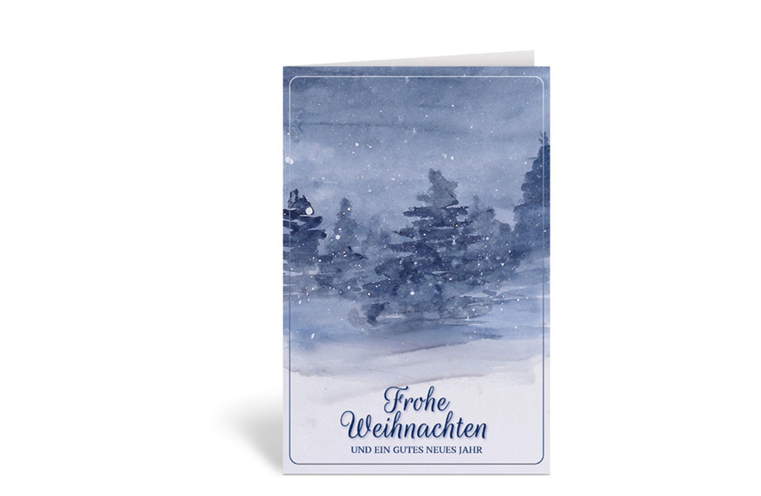 Weihnachtskarte mit einem Wald aus Wasserfarben und Schneetreiben, dazu der Text: Frohe Weihnachten und ein gutes neues Jahr