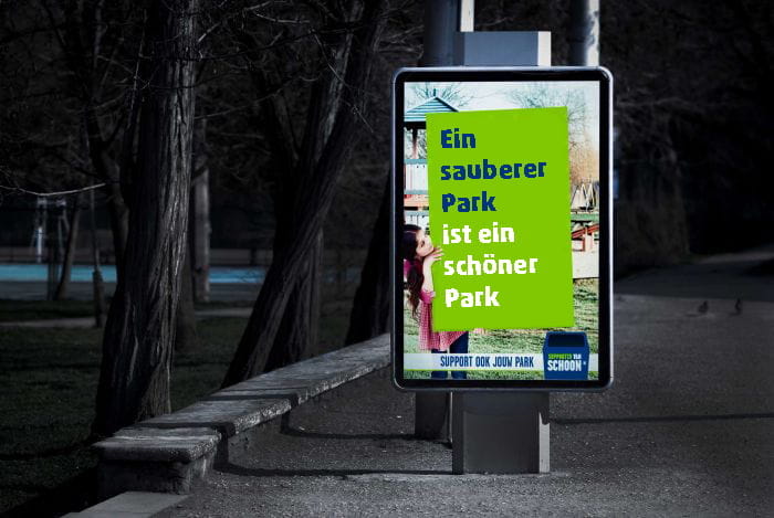 City Light Poster Park Stadtlichtplakat mit dem Text 'Ein sauberer Park ist ein schöner Park' und einem Bild von einem Park.