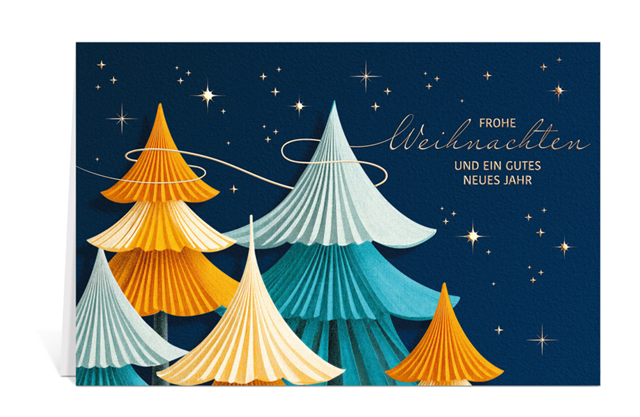 Weihnachtskarte mit orangenen und hellblauen Weihnachtsbäumen und dem Text: Frohe Weihnachten und ein gutes neues Jahr