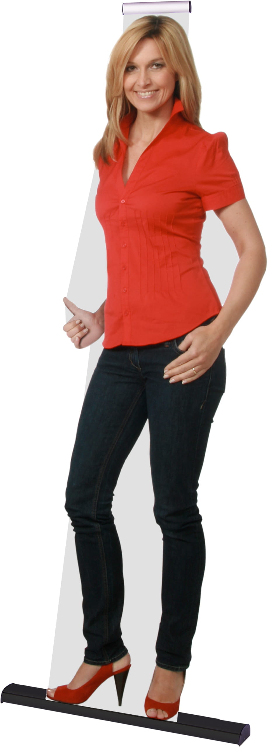 Easy T Shape Small Rollup Easy-T Shape Small von ENTDECKER, präsentiert von einer Frau in rotem Oberteil und Jeans, die auf einem transparenten Rollup steht.