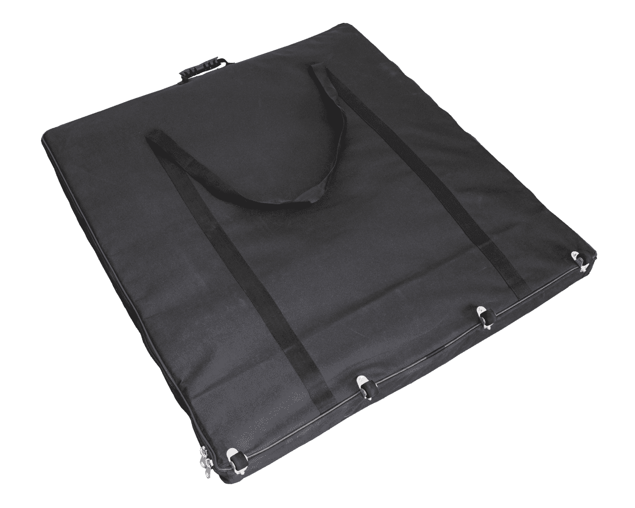 Klapptheke Quickup Premium Messe Cube Klapptheke Quickup Premium Messe Cube mit einer Person, die am Laptop arbeitet, in einem Zelt mit CUBE-Logo im Hintergrund.