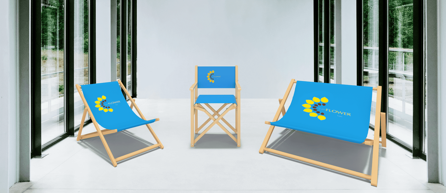 Liegestühle in diversen Ausführungen und Größen nebeneinander